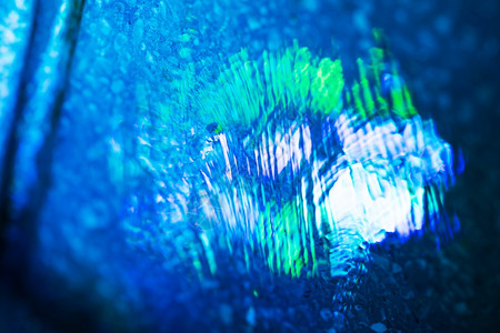 波纹具有灯光背景反射作用的苏西菲喷泉水其含光背景质地模糊图片