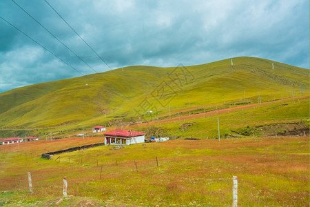 中成都山下各座房屋全景天图片