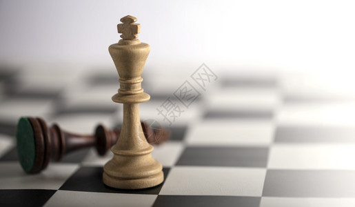 棋盘上的子下和赢得国际象锦标赛的概念下棋和赢得国际象锦标赛的概念对手沟通胜利图片