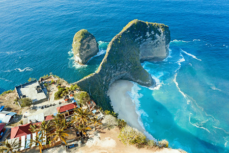 海岸线国王来自印度尼西亚巴厘岛努沙佩尼达克林金海滩的空中飞机隆功图片