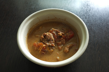 红色的泰国北部风格猪肉和番茄辣椒泰语名称为hyrikaawng或namprikong或者可口图片