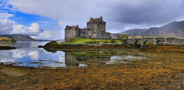 假期欧洲的苏格兰高地EileanDonan城堡全景多尼图片