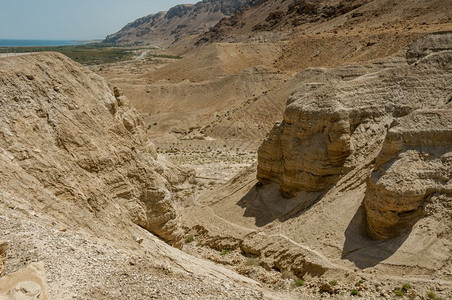 历史的岩石上帝库姆兰洞穴4号在以色列与死海靠近库姆兰洞穴的发现死海卷轴的地点图片