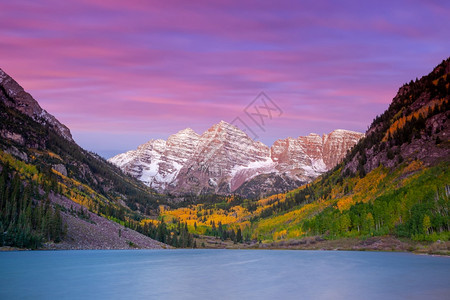 秋季的湖光山色图片
