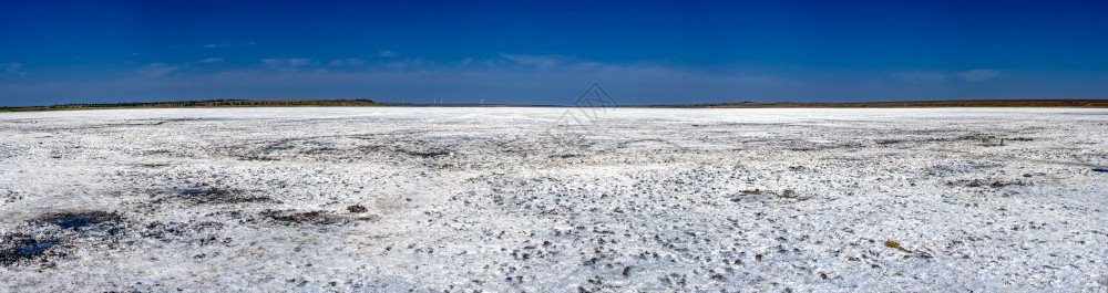 颜色乌克兰敖德萨地区Rybakovka的蓝天下白盐湖干燥蓝色天空下大面积全景照片旅游图片