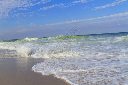 奥尔洛夫破岸颜色大西洋海滩的浪冲图片