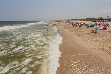 大西洋海滩的浪冲地平线颜色海岸图片