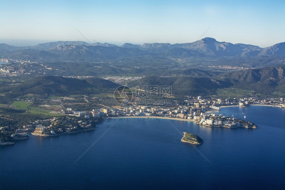 支撑在西班牙马洛卡岛帕尔湾Palma阳光明媚的下午海岸风景在帕尔马湾阳光晴天的下午海风景岸线户外图片