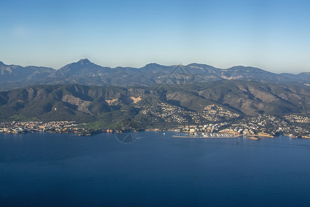 结石旅行在西班牙马洛卡岛帕尔湾Palma阳光明媚的下午海岸风景在帕尔马湾阳光晴天的下午海风景一种图片