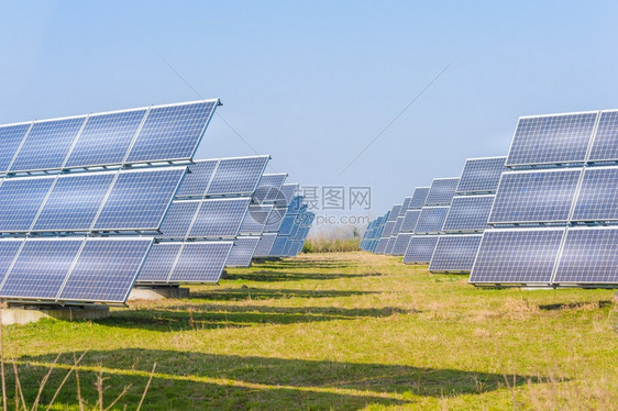 太阳能电池板以环保的方式产生能量面板经济光伏图片