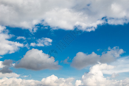 颜色白彩云在天笼罩蓝空积云风暴图片