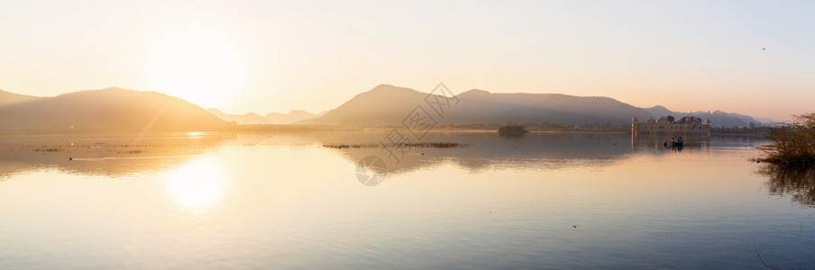 著名的目地古老曼萨加尔湖与JalMahal水宫全景贾普尔印度曼萨加尔湖与水宫印度图片