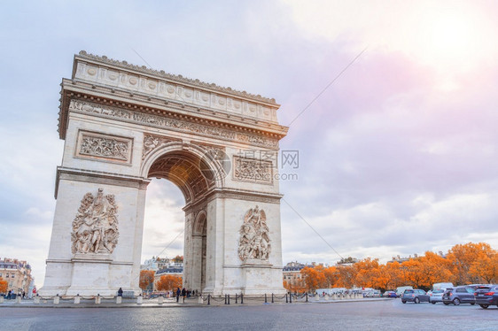 交通法国巴黎市凯旋门秋天的美丽景色法国巴黎市凯旋门秋天的美丽景色结石爱舍图片