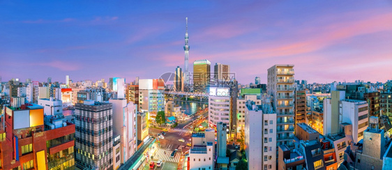 崇拜日落时本东京浅草地区的顶端景色吸引力街道图片