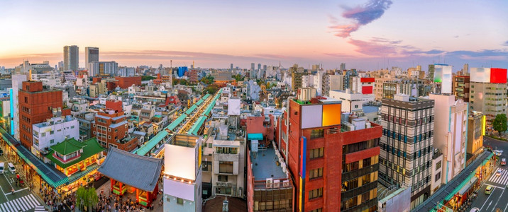 日本城市红色的神社纪念品日落时本东京浅草地区的顶端景色背景