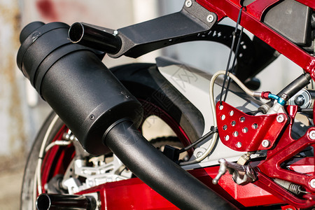 力量胎近身特技摩托车排气管调制的把戏骑马和更好的音响发动机图片