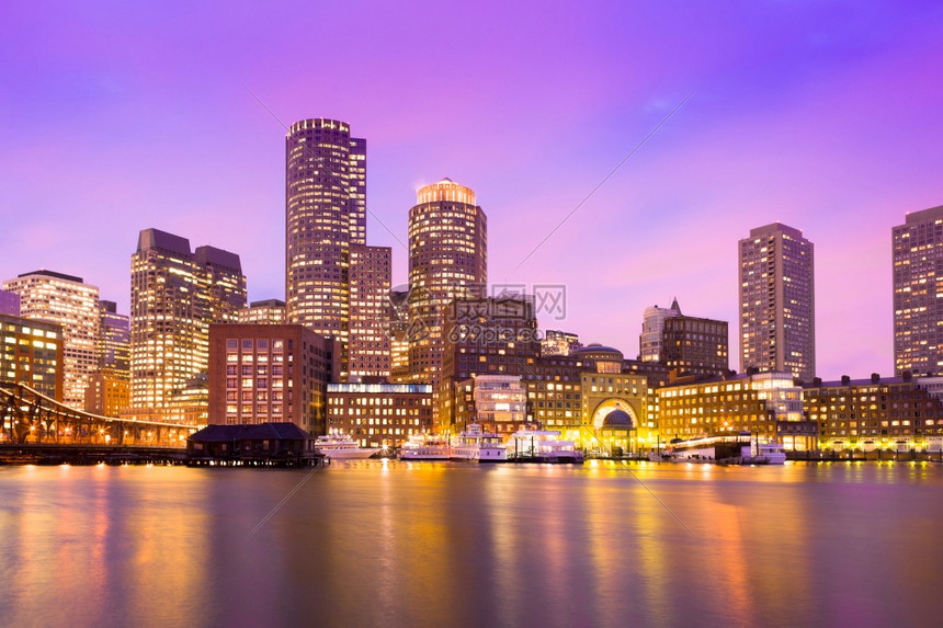 美洲国马萨诸塞州波士顿杜斯克金融区天线和港湾人们东图片