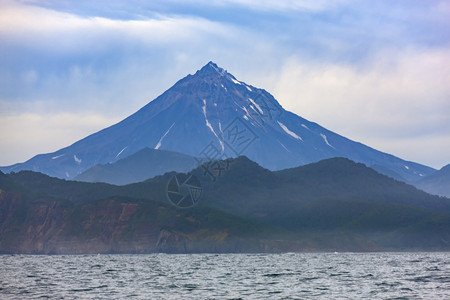 多于卡姆恰特半岛太平洋的Viluchinsky火山全景俄罗斯图片