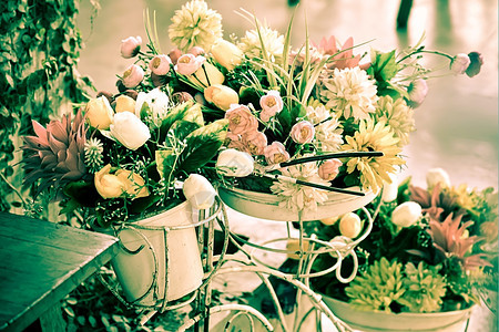 自行车篮子装饰人造花朵细节香的图片