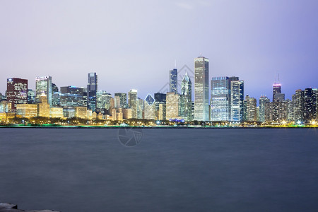 股票复制天空美国伊利诺州芝加哥市中心城夜间天际图片