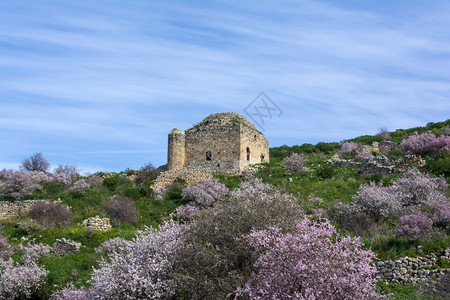 希腊伯罗奔尼撒半岛阳光明媚的中世纪堡垒AcrocorinthAcrocorinth晴天寺庙拜占庭式图片