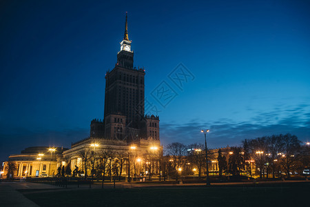 社会主义波兰正面华沙科学和文化宫夜间照的相片华沙图片