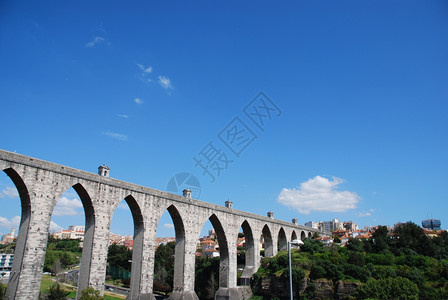 高的过时在葡萄牙18世纪建起的里斯本市历史大水沟中拱门图片