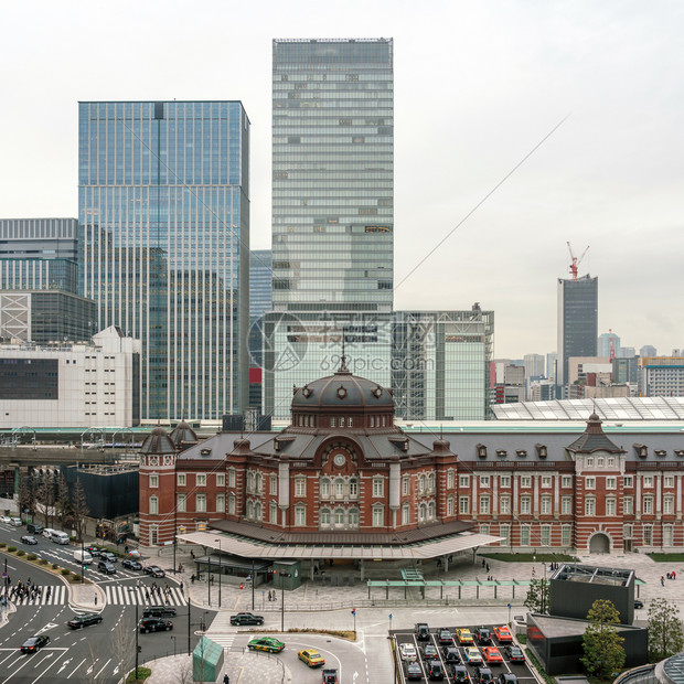 东京火车站下午从阳台建筑地标和交通概念的场景东京火车站建造蓝色的铁路图片