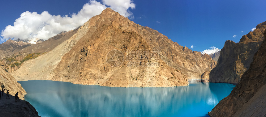 三角形巴基斯坦HunzaGilgitBaltistanGojal山谷阿塔巴德湖全景尔蒂斯坦荒野图片