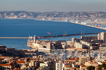 区景观马赛市及其港湾的空中观景法国游艇图片