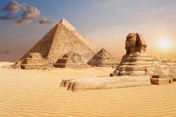 吉萨金字塔和狮身人面像世界著名地标景观吉萨金字塔和狮身人面像世界著名地标景观骆驼著名的埃及图片