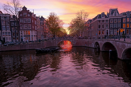 灯荷兰阿姆斯特丹在凯泽格拉赫特Keizeersgracht的美丽日落城市公寓图片