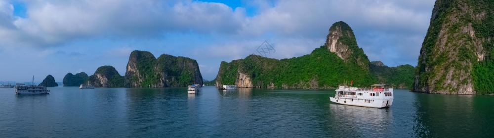 下龙在越南哈隆湾东亚的游轮教科文组织世界遗产地全景组织假期山图片