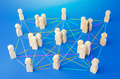 由许多线条连接起来的人与多条线连接的人之间关系没有主导中心的商业