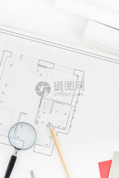 家文书工作结构体建筑平板项目计划和办公室用品蓝图装饰白桌工作空间的办公用品配有观察工具和设备背景复制空间概念建筑平板项目计划和办图片