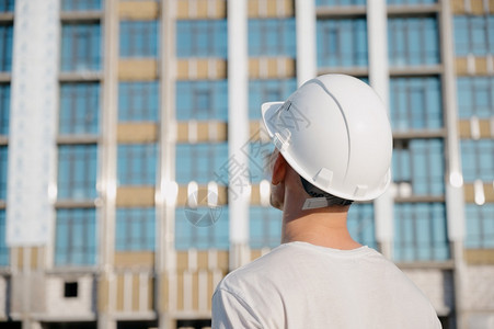 户外电工作建筑地人的画像建筑地戴头盔的漂亮工人画像建筑地人的画像图片