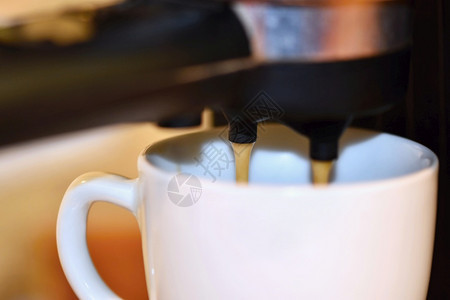 拿铁意大利语休息煮咖啡的埃斯波机图片