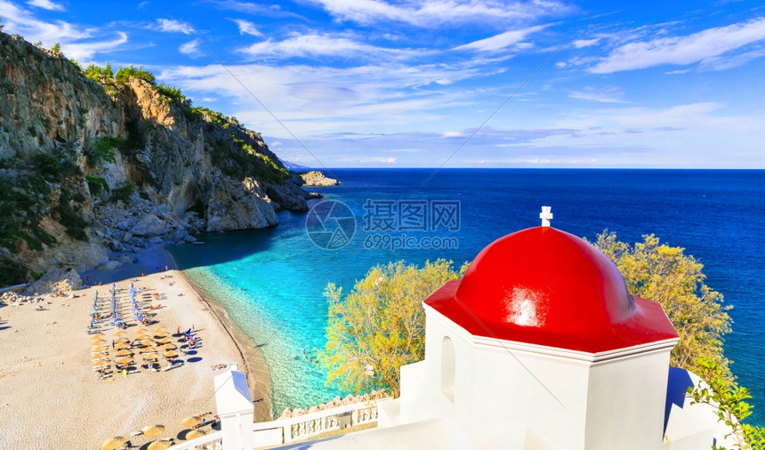 风景水希腊最美丽的海滩卡尔帕索斯岛KyraPanagia与绿松石海和红色教堂卡尔帕索斯岛Kyrapanagia海滩多德卡尼斯岛希图片