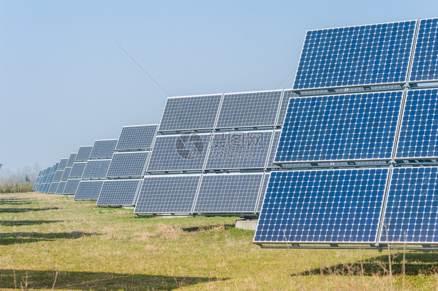 太阳能电池板以环保的方式产生能量面板系统温暖的图片