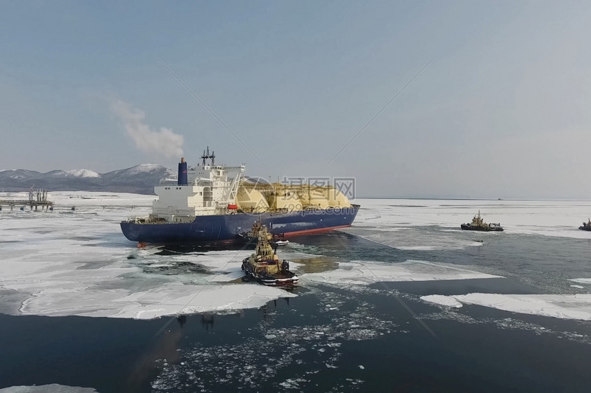 波罗的海拖曳液化气船海上运输碳氢化合物拖曳液气船海上运输碳氢化合物操舵室终端图片