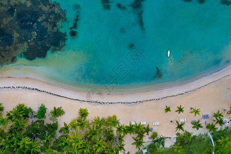 无人机多米尼加埃尔波蒂略海滩萨马纳半岛的热带海滩鸟瞰图水风景图片