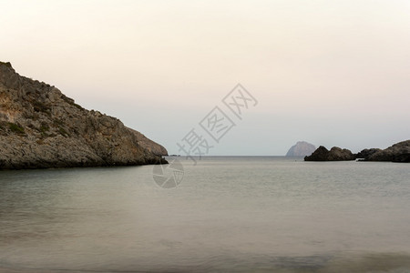 基西拉日落时著名的岩石海滩梅利多尼基西拉岛地中海希腊欧洲的迷人海景爱琴旅游客图片