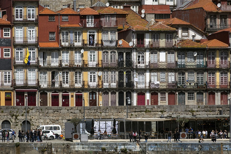 命名为自从波尔图市或葡萄牙波尔图市是欧洲最古老的港口之一其历史中心于196年被联合国教科文组织宣布为世界遗产葡萄牙国际著名的出口图片