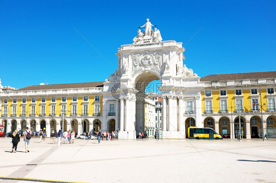 街道结石蓝色的葡萄牙里斯本2015年月3日215年月3日商业广场是葡萄牙首都最重要的里程碑之一在葡萄牙里斯本有著名的Triump图片
