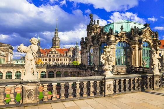 遗产德累斯顿著名的茨温格博物馆和画廊德国最宏伟的巴洛克式建筑之一德国茨温格博物馆和美术游客萨克森图片