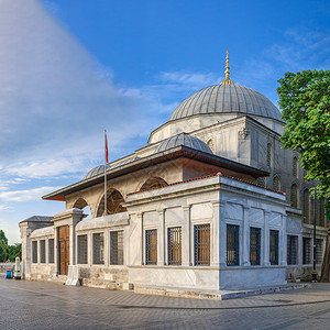 圆顶外部的土耳其伊斯坦布尔土耳其071329苏尔阿赫迈特墓位于土耳其伊斯坦布尔的苏丹阿赫梅特墓一个阳光明媚的夏日清晨图片