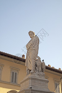 克罗切历史正面佛罗伦萨诗人DanteAlighieri的雕像圣克罗斯大教堂前图片