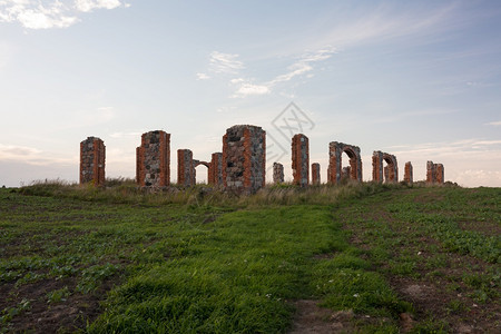 照片13092堡垒斯米尔泰内市拉脱维亚奥尔德砖石柱和公园旅行照片13092历史的图片
