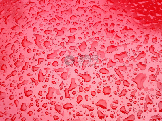 浓缩的有质感汽车表面或铁水流简要背景和用于设计的水质车面或铁表下游简和水体上的汽车雨滴口角水自然图片