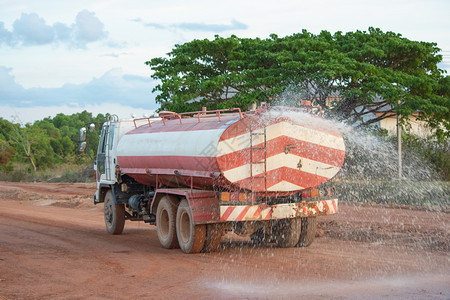 洗水卡车喷洒供新建道路筑工地使用点喷涂图片